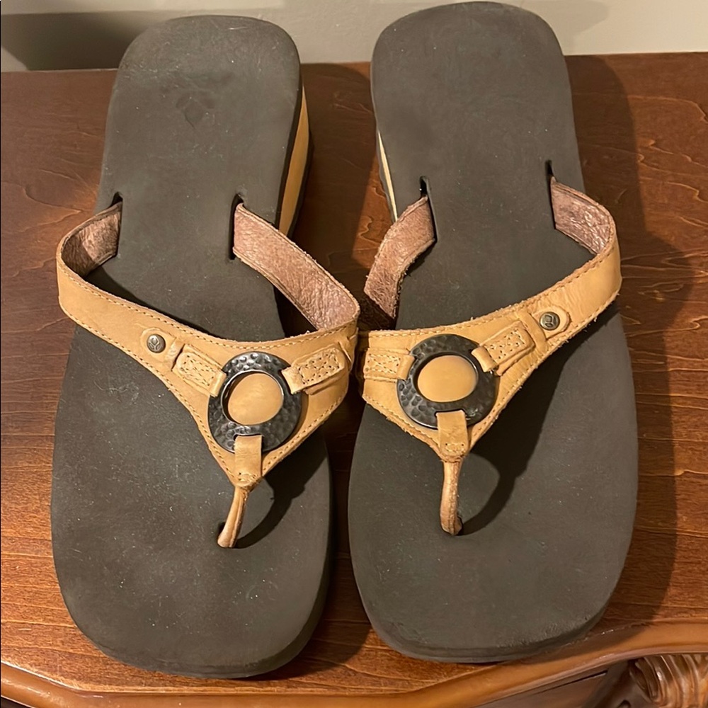 Reef Tan Leather Sandals with Metal Accents